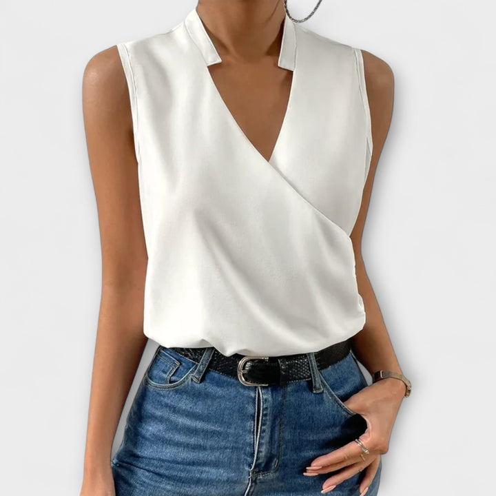 Loretta | Sophisticated V-neck Top White