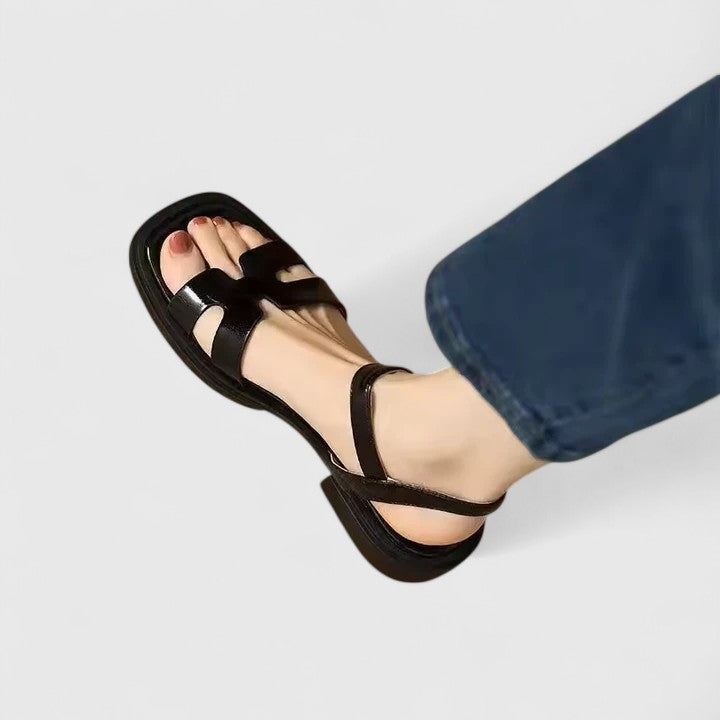 Deliane | Sophisticated Flat Sandals Black