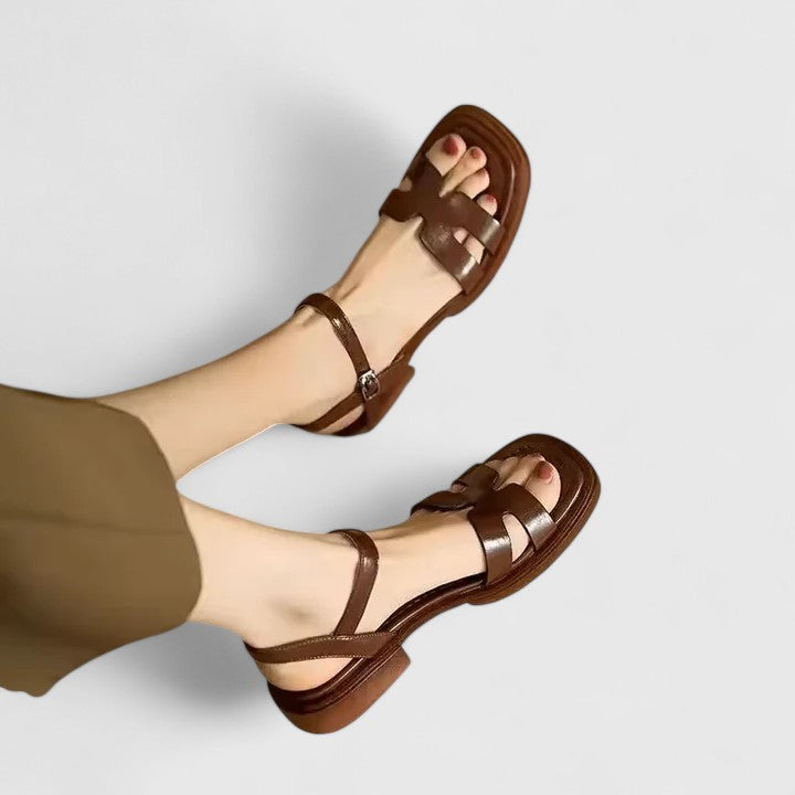 Deliane | Sophisticated Flat Sandals Brown
